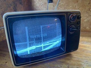 Vintage 1978 12” Sears Solid State Tabletop TV Model 562.  50165700 2