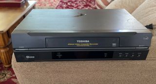 Toshiba W - 422 Vcr 4head Video Cassette Recorder Vhs Player No Remote￼ (cc)
