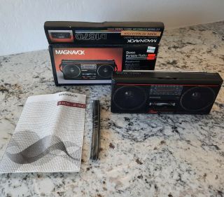 Vintage Magnavox Stereo Portable Radio Receiver D - 1670 Mini Boom Box