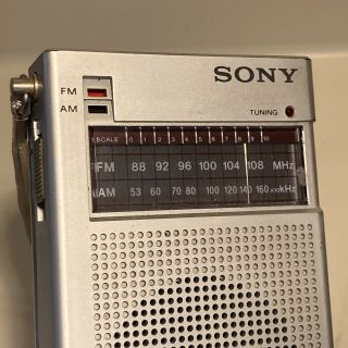 Sony Vintage Transistor Am - Fm Radio Model Icf - 210w