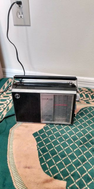 Vintage General Electric Solid State P2840b Two Way Power Am Fm Radio 1970s