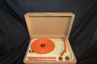 Dejay Vintage Record Player Phonograph Turntable & 4 Disney Records