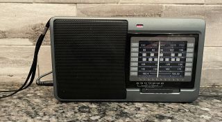 Radio Shack Multiband Portable Radio 12 - 756 Am Fm Tv1 Tv2 Air Vhf Wx