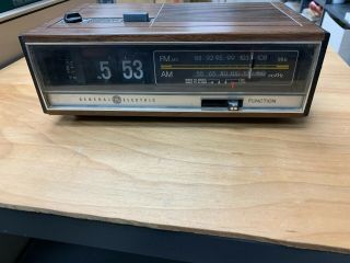 Vintage Ge Am/fm " Flip " Clock Radio Model 7 - 4420a