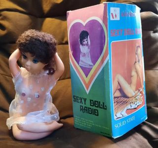Windsor Sexy Doll Radio Solid State