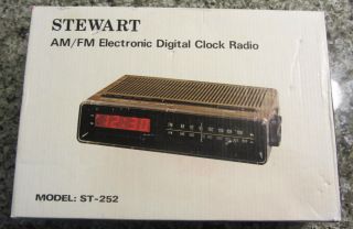 Stewart Am/fm Faux Wood Digital Clock Radio W/box Model St - 252. .  J