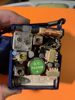 Vintage Portable Pocket Blue Federal Am Solid State Transistor Radio For Repair