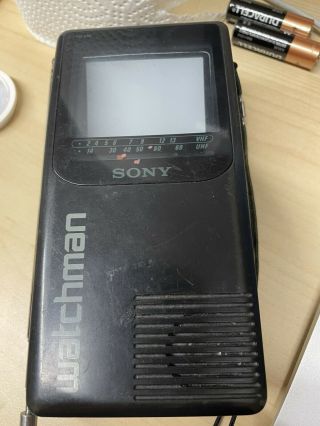 Vintage Sony Fd - 230 Watchman Mini Portable Pocket Tv Retro Television Bw