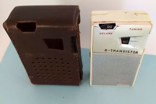 Vintage Renown 6 - Transistor Am Portable Radio In Leather Case