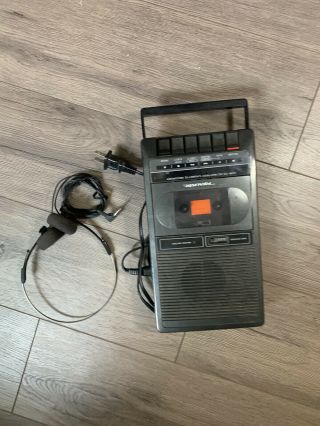 Realistic Ctr - 73 Portable Cassette Tape Player/recorder Headphones