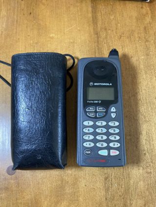 Vintage Motorola Profile/300e Handheld Mobile Cell Phone And Case