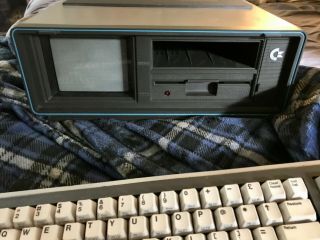 Commodore Sx - 64 Turns On - Portable Executive Computer As - Is.