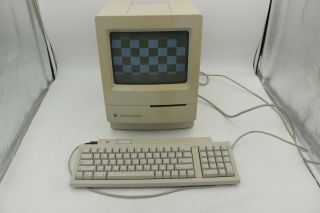 Vintage Apple Macintosh Classic Ii Performa 200 M4150 - Computer/keyboard 1991