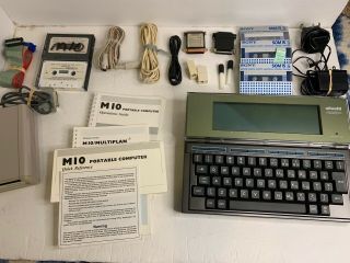 Laptop Olivetti M10 In Microsoft 1983 Retro Computer With