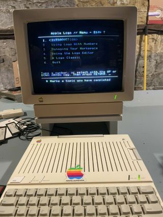 Apple Iic With Apple Color Monitor And Manuals/software
