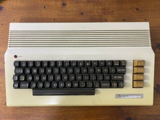 DREAN Commodore 64C personal computer 3