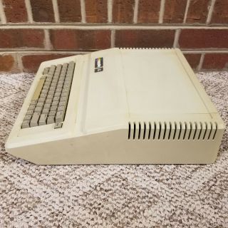 Vintage Apple 2e Computer w Monitor 5
