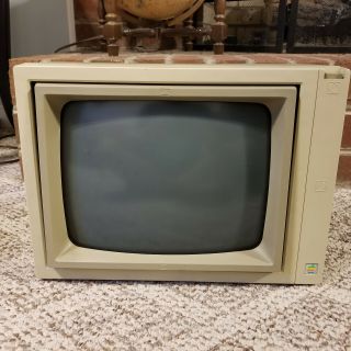 Vintage Apple 2e Computer w Monitor 6
