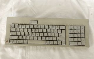 Vintage Apple Macintosh Extended Keyboard Model No.  M0116 - - No Cords Or Mouse