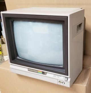 Vintage 1984 Commodore 1702 Color Composite Monitor W/ Speakers,