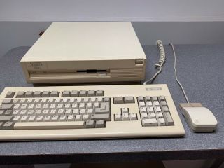 Amiga 3000 Desktop Computer With 68030 25mhz Cpu - 18mb Memory Installed