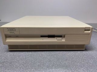 Amiga 3000 Desktop Computer with 68030 25MHz CPU - 18MB Memory Installed 2