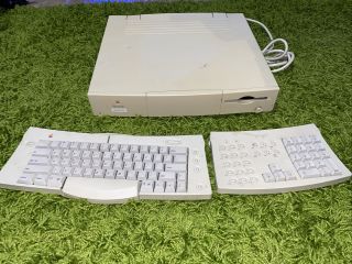 Vintage Apple Macintosh Quadra 610 And Keyboard (parts).