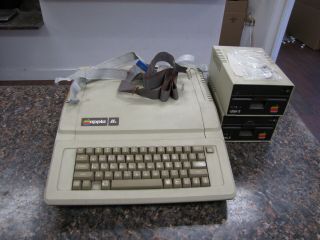Vintage Apple Ii Iie Computer A2s2064 2x 5.  25 " Disk Drives A2m0003 - Ramworks