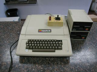 Vintage Apple Ii,  Ii Plus Computer A2s1048 2x 5.  25 " Disk Drives A2m0003 - Boots