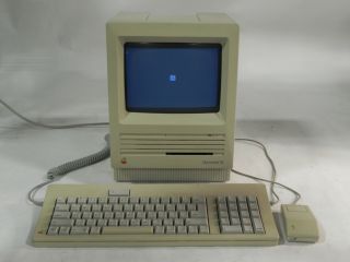 Vintage Apple Macintosh Se M5011 With Keyboard,  Mouse