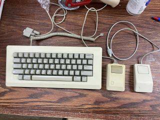 Apple Macintosh 128k 512k Keyboard And Mouse M0110,  M0100,  A9m0331