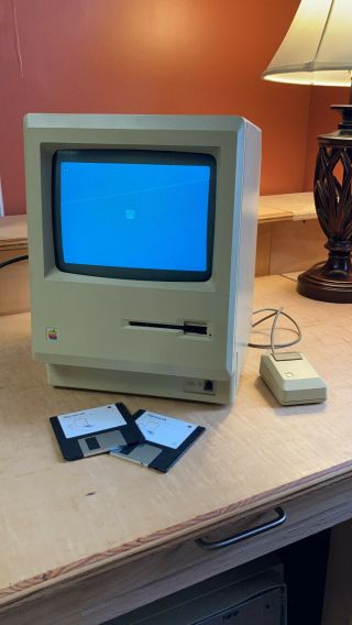 Apple Macintosh 128k M0001 Recapped,  Mouse,  Floppy Non - Functional