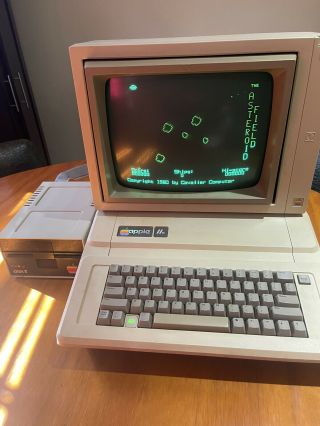Vintage Apple Iie Computer,  Monitor,  Floppy Drive,  Games -,
