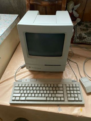 Apple Macintosh Classic Ii  With Keyboard,  Mouse And Printer