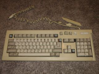 Commodore Amiga 2000 Keyboard,  Please See Pictures